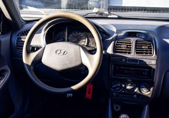 Подержанный автомобиль Hyundai Accent Sedan 2008 года (17 фото)