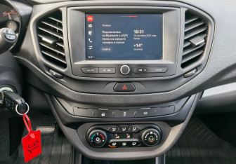 Подержанный автомобиль LADA (ВАЗ) Vesta Sedan 2021 года (13 фото)