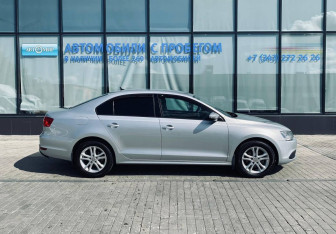 Подержанный автомобиль Volkswagen Jetta Sedan 2014 года (6 фото)
