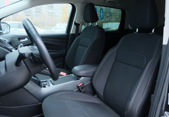 Подержанный автомобиль Ford Kuga 2018 года (17 фото)