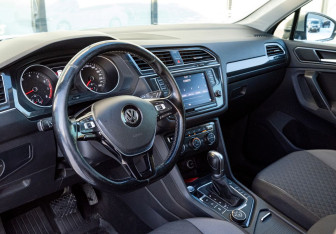 Подержанный автомобиль Volkswagen Tiguan 2017 года (10 фото)
