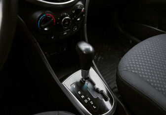 Подержанный автомобиль Hyundai Solaris Hatchback 2011 года (10 фото)