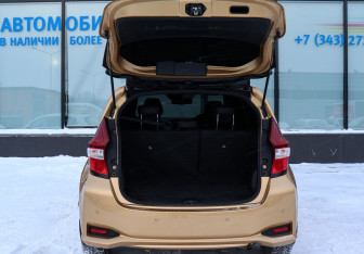 Подержанный автомобиль Nissan Note 2019 года (19 фото)