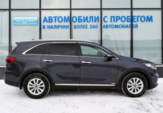 Подержанный автомобиль Kia Sorento 2018 года (6 фото)
