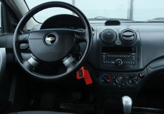 Подержанный автомобиль Chevrolet Aveo Sedan 2011 года (10 фото)
