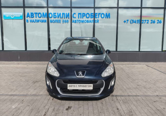 Подержанный автомобиль Peugeot 308 Hatchback 2012 года (8 фото)