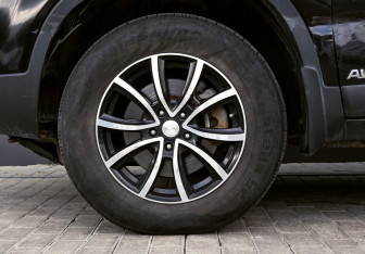Подержанный автомобиль Kia Sorento 2011 года (22 фото)