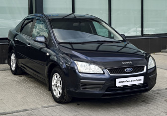 Подержанный автомобиль Ford Focus Sedan 2007 года (7 фото)