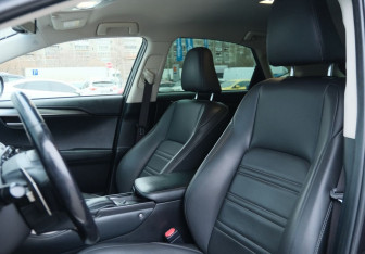 Подержанный автомобиль Lexus NX 2015 года (16 фото)