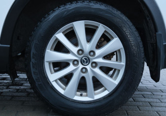Подержанный автомобиль Mazda CX-5 2012 года (20 фото)