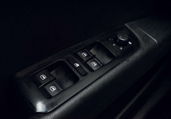 Подержанный автомобиль Skoda Superb Liftback 2012 года (16 фото)