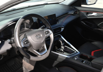 Подержанный автомобиль Kaiyi E5 2023 года (17 фото)