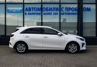 Подержанный автомобиль Kia Ceed Hatchback 2019 года (6 фото)