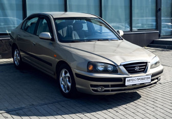 Подержанный автомобиль Hyundai Elantra Sedan 2005 года (7 фото)