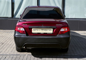 Подержанный автомобиль Daewoo Nexia Sedan 2010 года (4 фото)