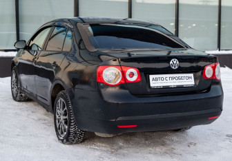 Подержанный автомобиль Volkswagen Jetta Sedan 2007 года (4 фото)