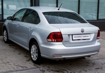 Подержанный автомобиль Volkswagen Polo Sedan 2016 года (3 фото)