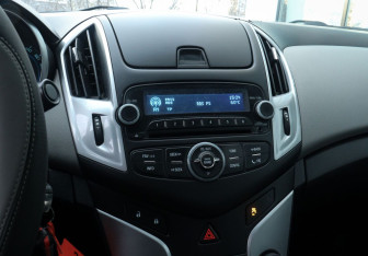 Подержанный автомобиль Chevrolet Cruze Sedan 2013 года (12 фото)