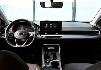 Подержанный автомобиль Geely Emgrand 2023 года (17 фото)
