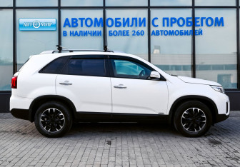 Подержанный автомобиль Kia Sorento 2015 года (6 фото)