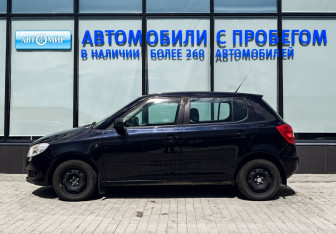 Подержанный автомобиль Skoda Fabia Hatchback 2010 года (2 фото)