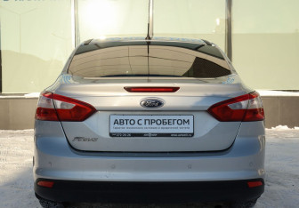 Подержанный автомобиль Ford Focus Sedan 2012 года (4 фото)