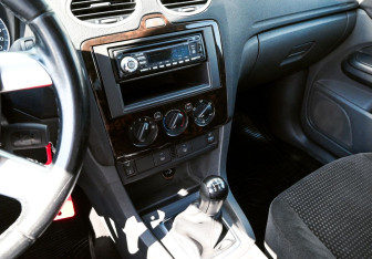 Подержанный автомобиль Ford Focus Sedan 2008 года (9 фото)