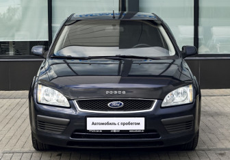 Подержанный автомобиль Ford Focus Sedan 2007 года (8 фото)