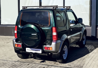 Подержанный автомобиль Suzuki Jimny 1998 года (5 фото)