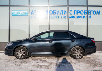 Подержанный автомобиль Toyota Camry Sedan 2017 года (2 фото)
