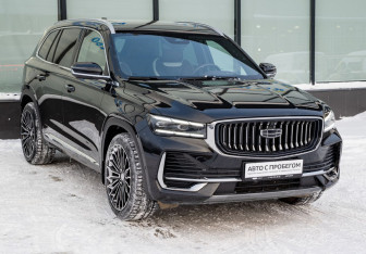 Подержанный автомобиль Geely Monjaro 2024 года (7 фото)