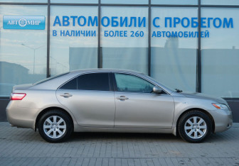 Подержанный автомобиль Toyota Camry Sedan 2007 года (6 фото)