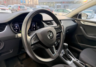 Подержанный автомобиль Skoda Octavia Liftback 2019 года (10 фото)