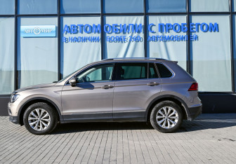 Подержанный автомобиль Volkswagen Tiguan 2018 года (2 фото)
