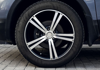 Подержанный автомобиль Nissan Qashqai 2008 года (20 фото)