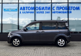 Подержанный автомобиль Toyota Sienta 2010 года (2 фото)