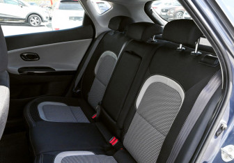Подержанный автомобиль Kia Ceed Hatchback 2014 года (17 фото)
