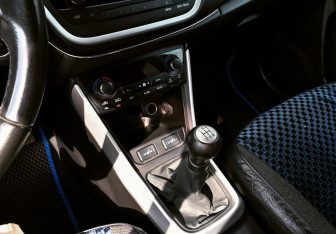 Подержанный автомобиль Suzuki SX4 Hatchback 2014 года (10 фото)