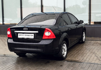 Подержанный автомобиль Ford Focus Sedan 2008 года (5 фото)