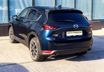 Подержанный автомобиль Mazda CX-5 2017 года (3 фото)