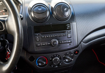 Подержанный автомобиль Chevrolet Aveo Sedan 2008 года (13 фото)