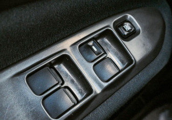 Подержанный автомобиль Mitsubishi Lancer Wagon 2007 года (15 фото)