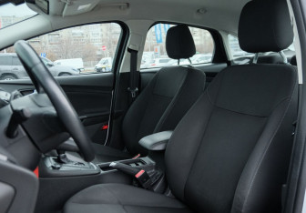 Подержанный автомобиль Ford Focus Sedan 2018 года (17 фото)