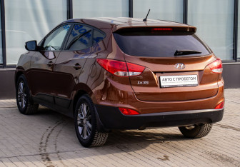 Подержанный автомобиль Hyundai ix35 2014 года (3 фото)