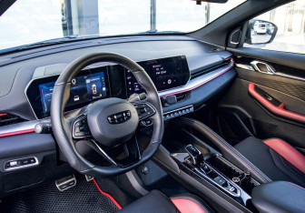 Подержанный автомобиль Geely Coolray 2024 года (16 фото)