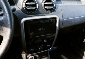 Подержанный автомобиль Renault Duster 2014 года (10 фото)