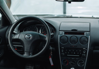 Подержанный автомобиль Mazda 6 Sedan 2006 года (10 фото)