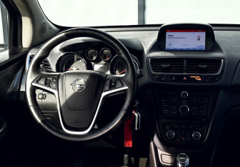 Подержанный автомобиль Opel Mokka 2014 года (20 фото)