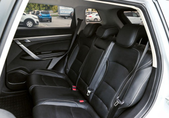 Подержанный автомобиль Geely Atlas Pro 2022 года (17 фото)
