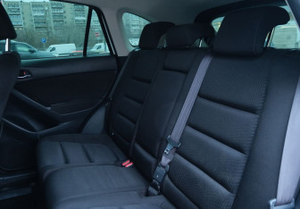 Подержанный автомобиль Mazda CX-5 2012 года (18 фото)